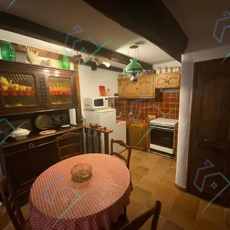 Casa de Férias Jolie Maison Au Coeur De Tropez